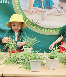 Hoạt động chủ đạo của trẻ là vui chơi